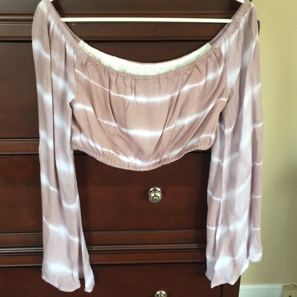 Tobi Crop top with long flowing sleeves - Picture 4 of 4